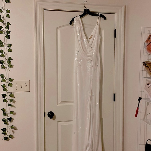 white sparkly dress - Picture 1 of 2